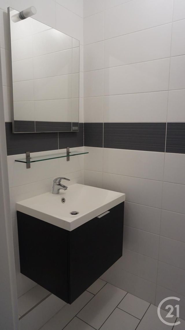 Appartement F3 à louer - 3 pièces - 57.33 m2 - NOISY LE GRAND - 93 - ILE-DE-FRANCE - Century 21 E.F.I.