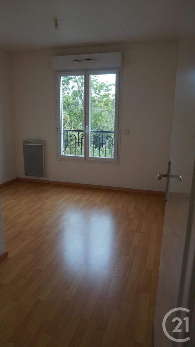 Appartement F3 à louer - 3 pièces - 57.33 m2 - NOISY LE GRAND - 93 - ILE-DE-FRANCE - Century 21 E.F.I.