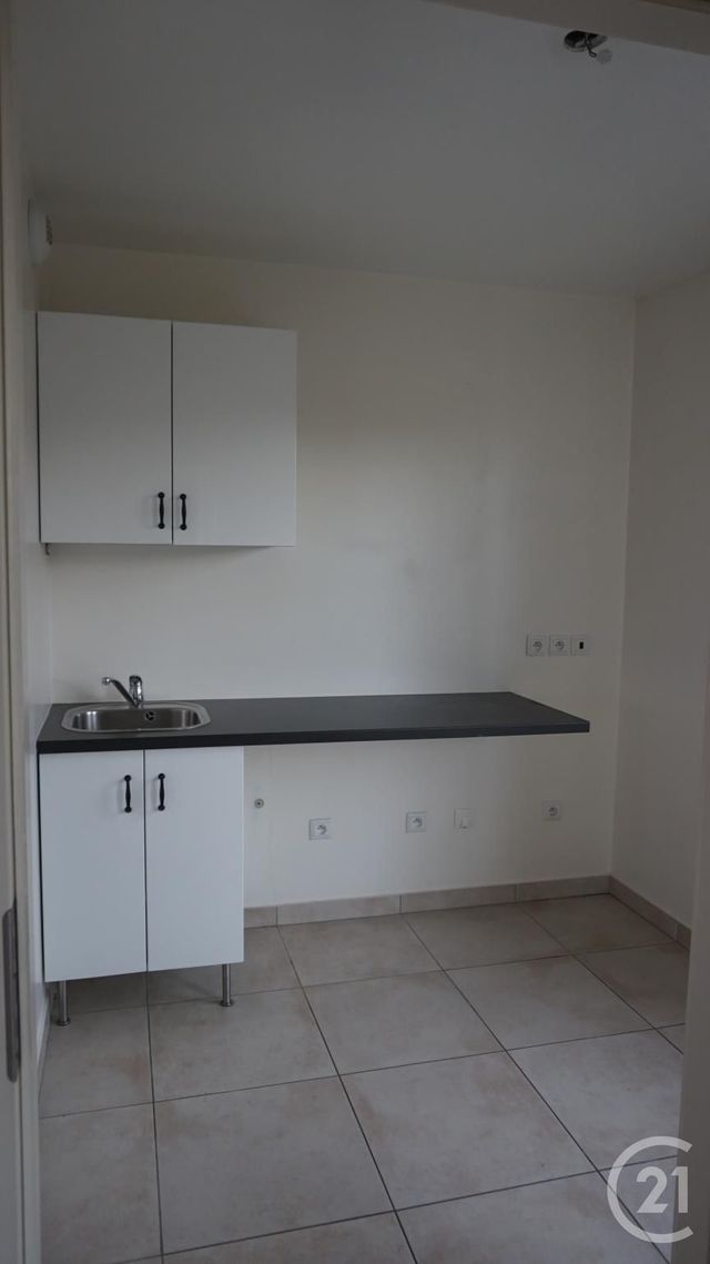 Appartement F3 à louer - 3 pièces - 57.33 m2 - NOISY LE GRAND - 93 - ILE-DE-FRANCE - Century 21 E.F.I.