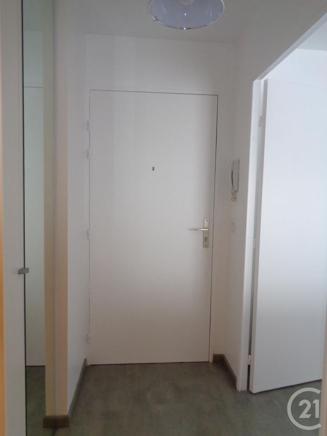 Appartement Studio à louer - 1 pièce - 23.78 m2 - NOISY LE GRAND - 93 - ILE-DE-FRANCE - Century 21 E.F.I.