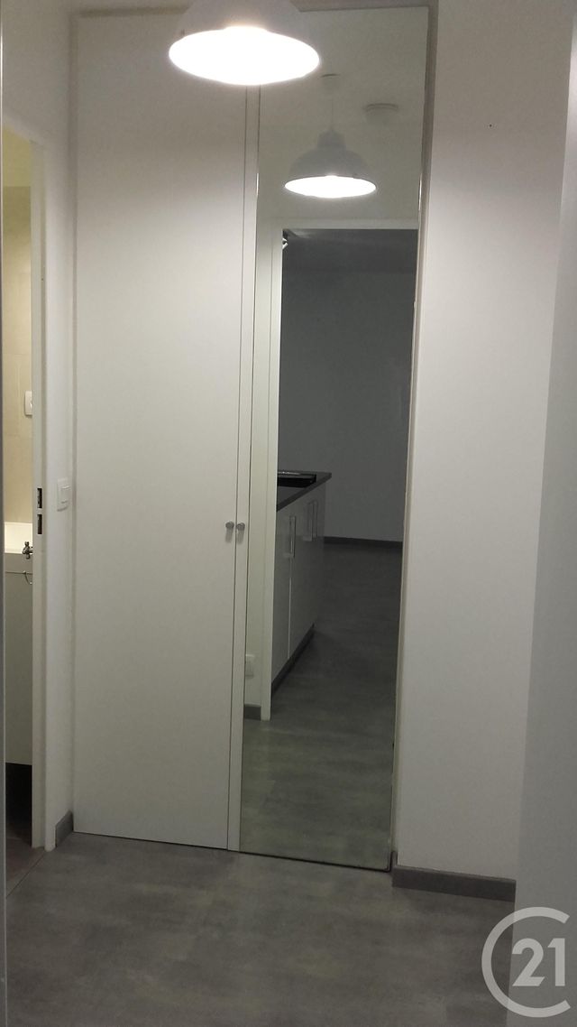 Appartement Studio à louer - 1 pièce - 23.78 m2 - NOISY LE GRAND - 93 - ILE-DE-FRANCE - Century 21 E.F.I.