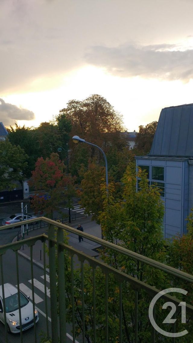 Appartement Studio à louer - 1 pièce - 23.78 m2 - NOISY LE GRAND - 93 - ILE-DE-FRANCE - Century 21 E.F.I.