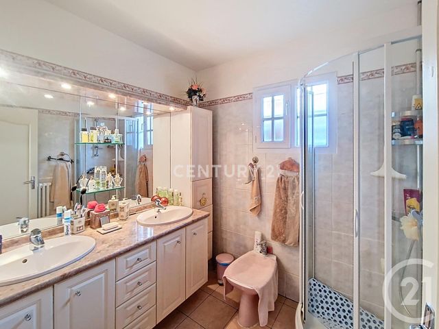 maison à vendre - 5 pièces - 140.0 m2 - NOISY LE GRAND - 93 - ILE-DE-FRANCE - Century 21 E.F.I.