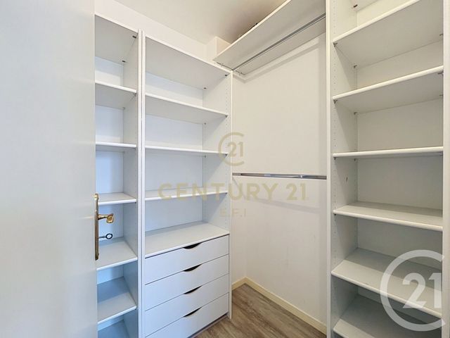 Appartement F2 à vendre - 2 pièces - 39.8 m2 - NOISY LE GRAND - 93 - ILE-DE-FRANCE - Century 21 E.F.I.