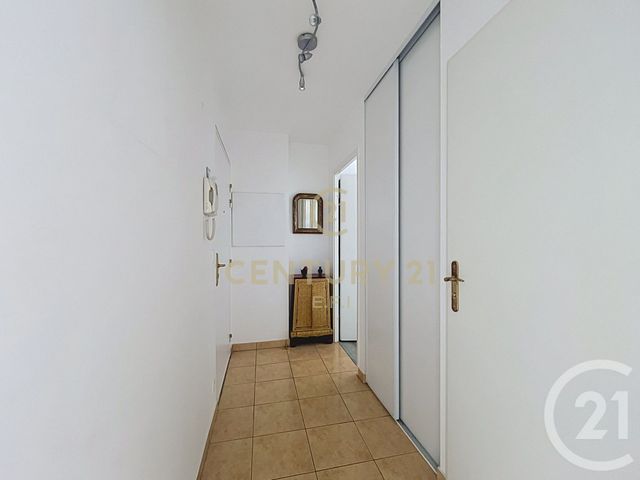 Appartement F2 à vendre - 2 pièces - 39.8 m2 - NOISY LE GRAND - 93 - ILE-DE-FRANCE - Century 21 E.F.I.