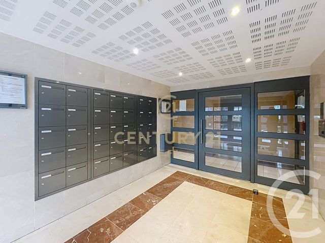 Appartement F2 à vendre - 2 pièces - 39.8 m2 - NOISY LE GRAND - 93 - ILE-DE-FRANCE - Century 21 E.F.I.