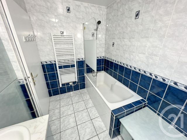 Appartement F3 à louer - 3 pièces - 66.5 m2 - NOISY LE GRAND - 93 - ILE-DE-FRANCE - Century 21 E.F.I.