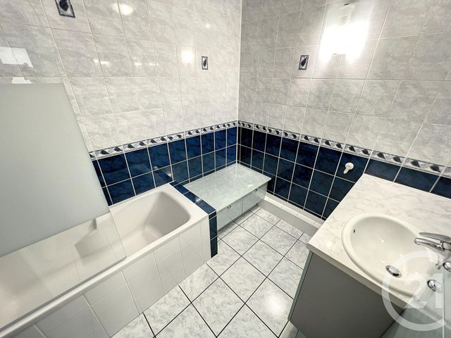 Appartement F3 à louer - 3 pièces - 66.5 m2 - NOISY LE GRAND - 93 - ILE-DE-FRANCE - Century 21 E.F.I.