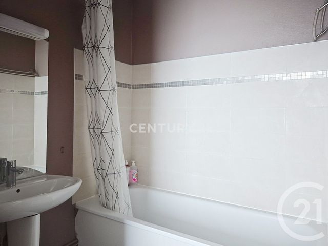 Appartement F2 à louer - 2 pièces - 46.76 m2 - NOISY LE GRAND - 93 - ILE-DE-FRANCE - Century 21 E.F.I.