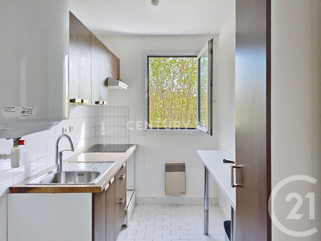 Appartement F2 à louer - 2 pièces - 46.76 m2 - NOISY LE GRAND - 93 - ILE-DE-FRANCE - Century 21 E.F.I.