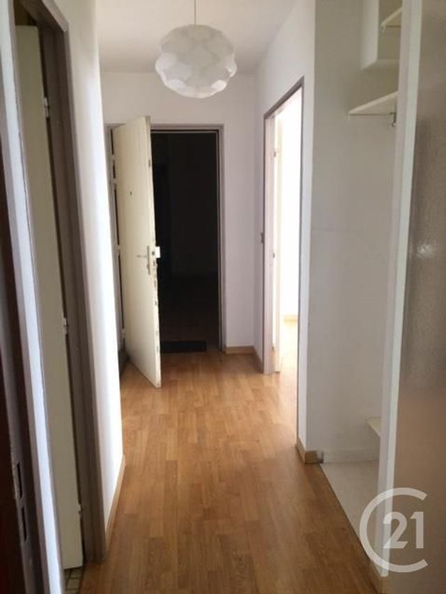 Appartement F2 à louer - 2 pièces - 47.25 m2 - NOISY LE GRAND - 93 - ILE-DE-FRANCE - Century 21 E.F.I.