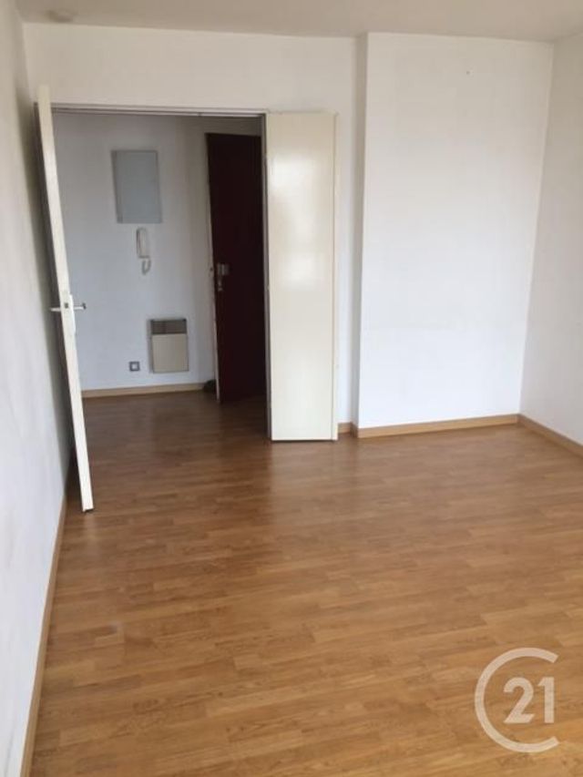 Appartement F2 à louer - 2 pièces - 47.25 m2 - NOISY LE GRAND - 93 - ILE-DE-FRANCE - Century 21 E.F.I.