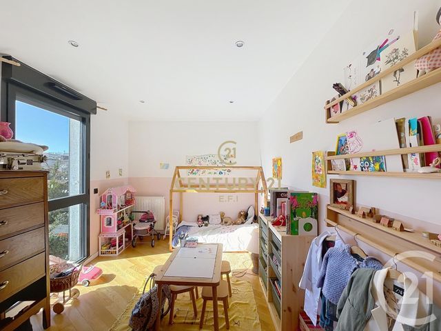 Appartement F4 à vendre - 4 pièces - 82.0 m2 - NOISY LE GRAND - 93 - ILE-DE-FRANCE - Century 21 E.F.I.