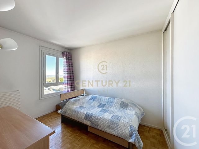 Appartement F5 à vendre - 5 pièces - 91.5 m2 - CHAMPS SUR MARNE - 77 - ILE-DE-FRANCE - Century 21 E.F.I.