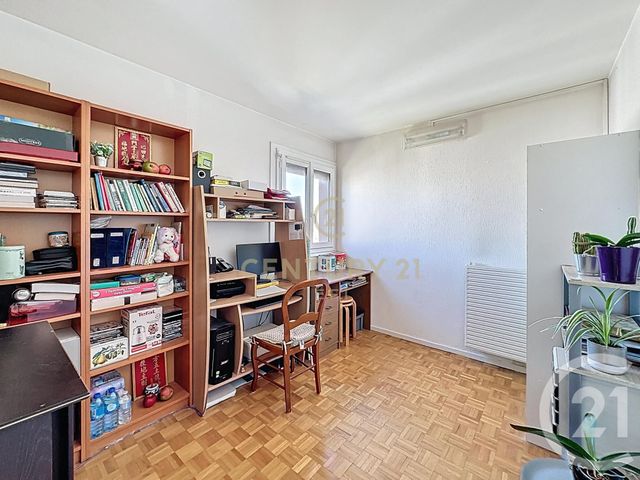 Appartement F5 à vendre - 5 pièces - 91.5 m2 - CHAMPS SUR MARNE - 77 - ILE-DE-FRANCE - Century 21 E.F.I.