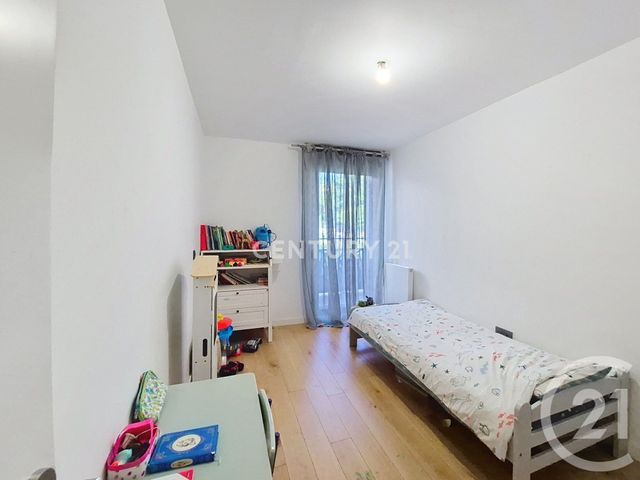 Appartement F4 à louer - 4 pièces - 85.78 m2 - NOISY LE GRAND - 93 - ILE-DE-FRANCE - Century 21 E.F.I.