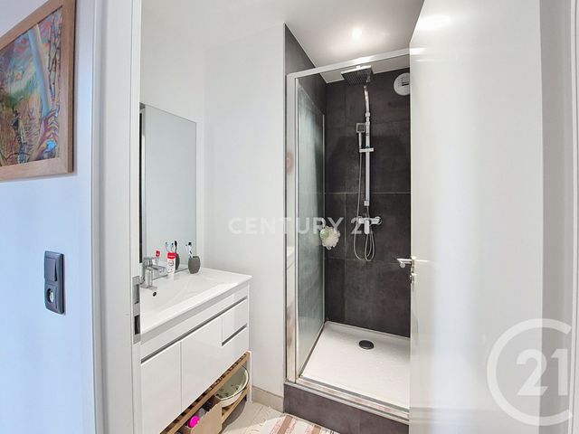 Appartement F4 à louer - 4 pièces - 85.78 m2 - NOISY LE GRAND - 93 - ILE-DE-FRANCE - Century 21 E.F.I.