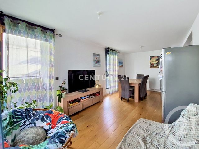 Appartement F4 à louer - 4 pièces - 85.78 m2 - NOISY LE GRAND - 93 - ILE-DE-FRANCE - Century 21 E.F.I.