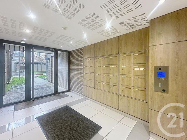 Appartement F3 à vendre - 3 pièces - 58.41 m2 - NEUILLY SUR MARNE - 93 - ILE-DE-FRANCE - Century 21 E.F.I.
