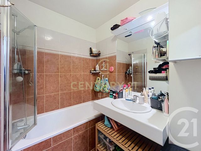 Appartement F2 à vendre - 2 pièces - 49.26 m2 - NOISY LE GRAND - 93 - ILE-DE-FRANCE - Century 21 E.F.I.
