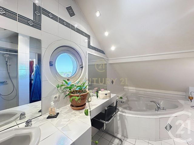 Appartement F5 à vendre - 5 pièces - 113.26 m2 - LE PLESSIS TREVISE - 94 - ILE-DE-FRANCE - Century 21 E.F.I.