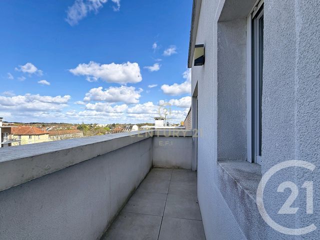 Appartement F3 à vendre - 3 pièces - 65.47 m2 - NOISY LE GRAND - 93 - ILE-DE-FRANCE - Century 21 E.F.I.