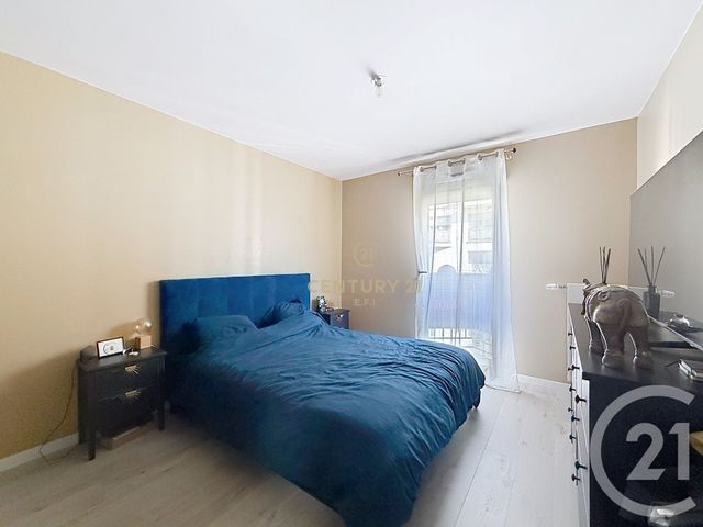 Appartement F4 à vendre - 4 pièces - 83.0 m2 - NOISY LE GRAND - 93 - ILE-DE-FRANCE - Century 21 E.F.I.