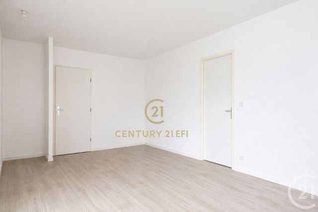 Appartement F4 à vendre - 4 pièces - 80.86 m2 - NEUILLY SUR MARNE - 93 - ILE-DE-FRANCE - Century 21 E.F.I.