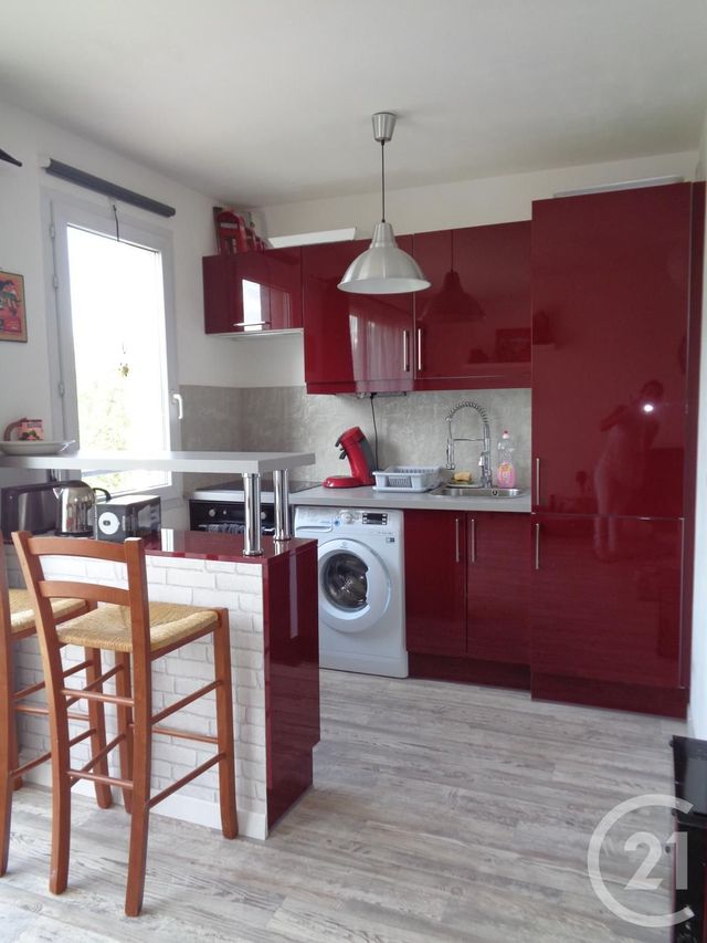 Appartement F2 à louer - 2 pièces - 39.77 m2 - NOISY LE GRAND - 93 - ILE-DE-FRANCE - Century 21 E.F.I.