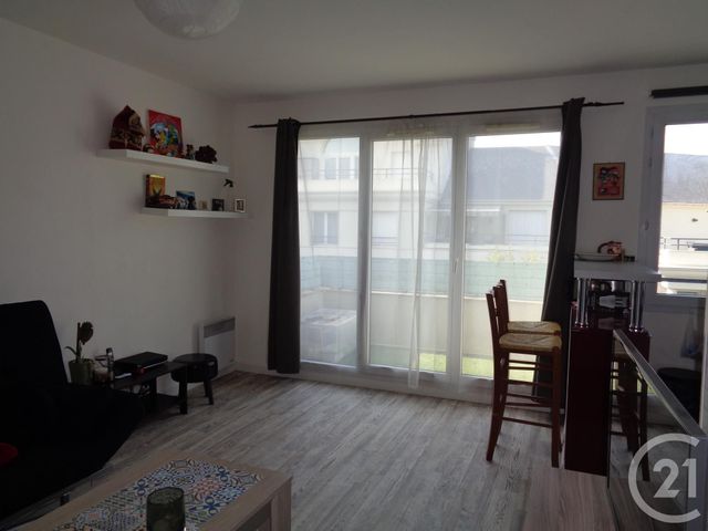 Appartement F2 à louer - 2 pièces - 39.77 m2 - NOISY LE GRAND - 93 - ILE-DE-FRANCE - Century 21 E.F.I.
