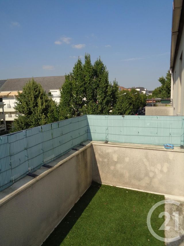 Appartement F2 à louer - 2 pièces - 39.77 m2 - NOISY LE GRAND - 93 - ILE-DE-FRANCE - Century 21 E.F.I.
