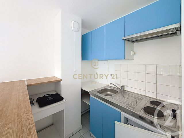 Appartement F2 à louer - 2 pièces - 37.0 m2 - NOISY LE GRAND - 93 - ILE-DE-FRANCE - Century 21 E.F.I.