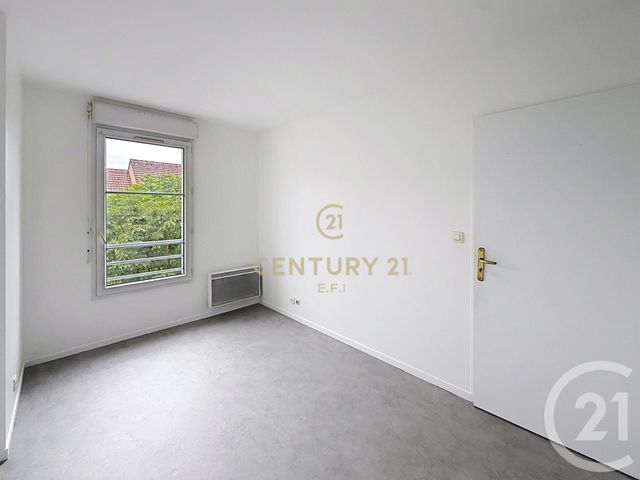 Appartement F2 à louer - 2 pièces - 37.0 m2 - NOISY LE GRAND - 93 - ILE-DE-FRANCE - Century 21 E.F.I.