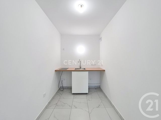 Appartement Studio à louer - 1 pièce - 30.0 m2 - NOISY LE GRAND - 93 - ILE-DE-FRANCE - Century 21 E.F.I.