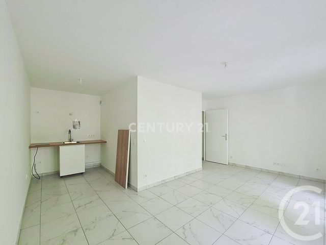 Appartement Studio à louer - 1 pièce - 30.0 m2 - NOISY LE GRAND - 93 - ILE-DE-FRANCE - Century 21 E.F.I.