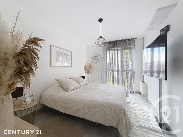 Appartement F3 à vendre - 3 pièces - 66.44 m2 - NOISY LE GRAND - 93 - ILE-DE-FRANCE - Century 21 E.F.I.