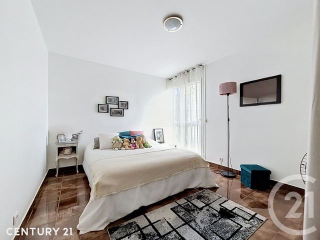 Appartement F3 à vendre - 3 pièces - 66.44 m2 - NOISY LE GRAND - 93 - ILE-DE-FRANCE - Century 21 E.F.I.