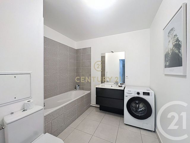 Appartement F4 à vendre - 4 pièces - 74.62 m2 - NOISY LE GRAND - 93 - ILE-DE-FRANCE - Century 21 E.F.I.