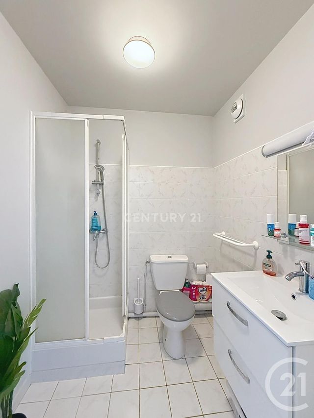 Appartement F1 à vendre - 1 pièce - 31.42 m2 - NOISY LE GRAND - 93 - ILE-DE-FRANCE - Century 21 E.F.I.