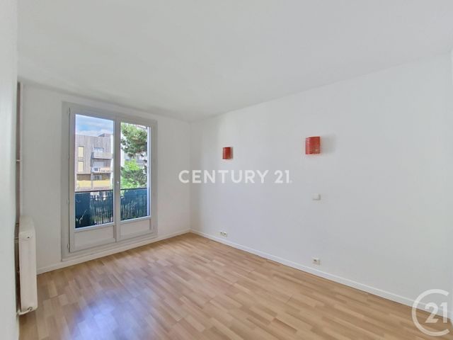 Appartement F3 à louer - 3 pièces - 67.39 m2 - NOISY LE GRAND - 93 - ILE-DE-FRANCE - Century 21 E.F.I.