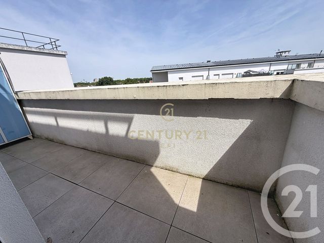 Appartement F2 à louer - 2 pièces - 65.47 m2 - NOISY LE GRAND - 93 - ILE-DE-FRANCE - Century 21 E.F.I.