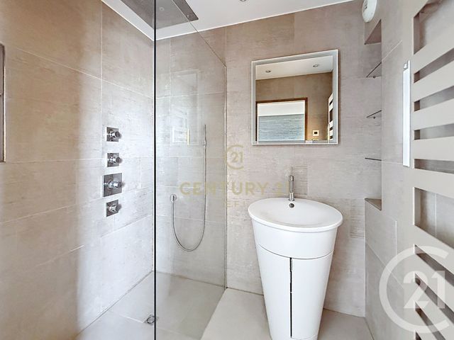 Appartement F2 à louer - 2 pièces - 65.47 m2 - NOISY LE GRAND - 93 - ILE-DE-FRANCE - Century 21 E.F.I.