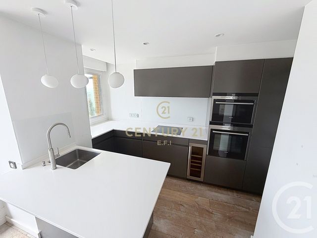 Appartement F2 à louer - 2 pièces - 65.47 m2 - NOISY LE GRAND - 93 - ILE-DE-FRANCE - Century 21 E.F.I.
