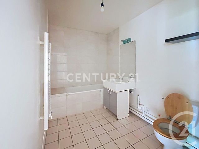 Appartement T2 à vendre - 2 pièces - 50.37 m2 - NOISY LE GRAND - 93 - ILE-DE-FRANCE - Century 21 E.F.I.