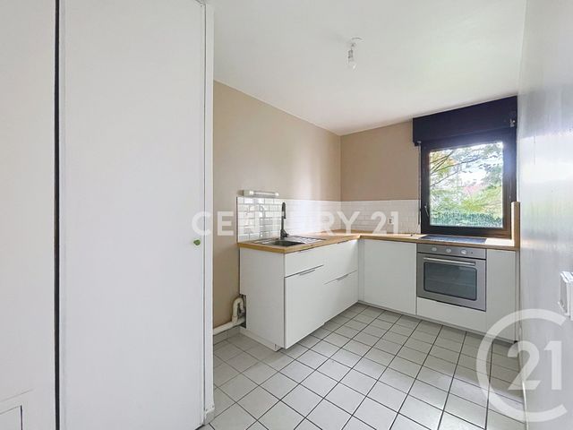 Appartement T2 à vendre - 2 pièces - 50.37 m2 - NOISY LE GRAND - 93 - ILE-DE-FRANCE - Century 21 E.F.I.