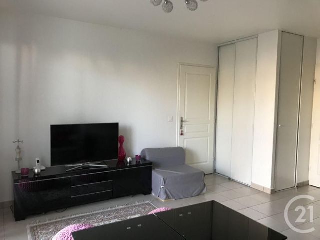 Appartement F2 à louer - 2 pièces - 41.65 m2 - NOISY LE GRAND - 93 - ILE-DE-FRANCE - Century 21 E.F.I.