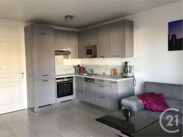 Appartement F2 à louer - 2 pièces - 41.65 m2 - NOISY LE GRAND - 93 - ILE-DE-FRANCE - Century 21 E.F.I.