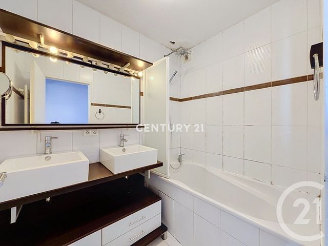 Appartement F3 à vendre - 3 pièces - 68.0 m2 - NOISY LE GRAND - 93 - ILE-DE-FRANCE - Century 21 E.F.I.