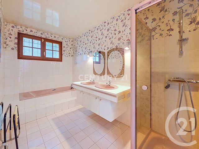 maison à vendre - 6 pièces - 190.0 m2 - NOISY LE GRAND - 93 - ILE-DE-FRANCE - Century 21 E.F.I.