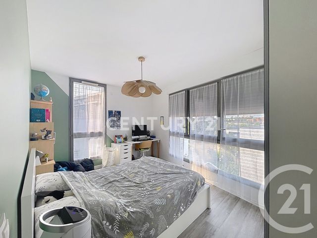 Appartement F4 à vendre - 4 pièces - 82.02 m2 - NOISY LE GRAND - 93 - ILE-DE-FRANCE - Century 21 E.F.I.